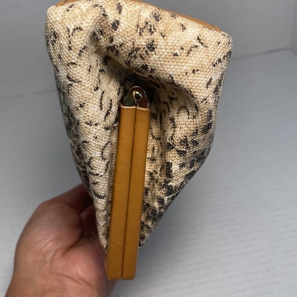 NINE WEST snakeskin print clutch canvas purse - Picture 13 of 16